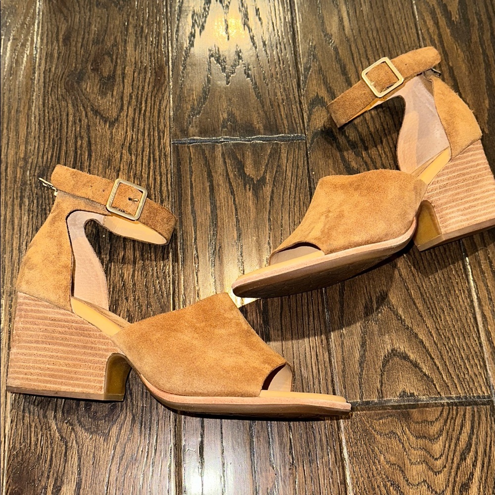 Kork-Ease Tan Suede Block Heel Sandals size 10 - Picture 10 of 10